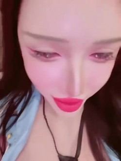 穷人女神金主母狗！巨乳绿茶婊【顾灵曦】私拍福利，吃屌车震道具自慰，被土豪无套射了满背 截图3