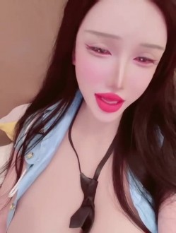 穷人女神金主母狗！巨乳绿茶婊【顾灵曦】私拍福利，吃屌车震道具自慰，被土豪无套射了满背 截图5