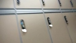 女偷拍大神潜入国内洗浴会所四处游走偷拍戏水沐浴更衣偷拍附近高校几个青春学妹 截图15