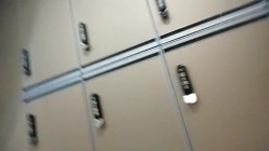 女偷拍大神潜入国内洗浴会所四处游走偷拍戏水沐浴更衣偷拍附近高校几个青春学妹 截图16