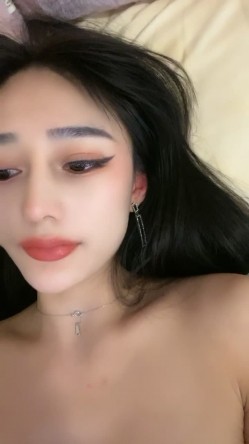 高挑大肢御姐范气质美女，带个狗链，自慰，调教滴蜡SM 截图16