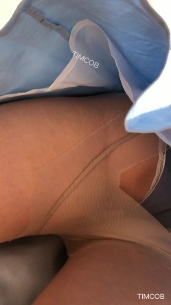 极限CD大师商场步行街4K裙内拍多位气质漂亮小姐姐T裤丝袜无内亮点多美女情趣内裤直接上街拍摄中都硬了 截图9
