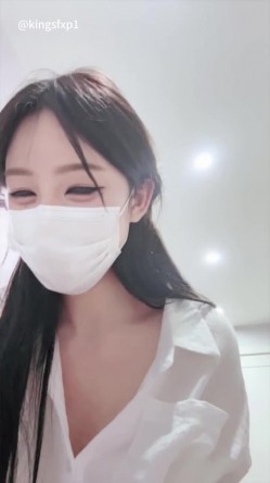 新人尤物【阳具收割机】绝色 丰满爆乳 身材秀 最佳炮架 巨乳 假屌猛插粉屄 淫水流一屁股 截图3