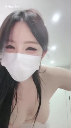 新人尤物【阳具收割机】绝色 丰满爆乳 身材秀 最佳炮架 巨乳 假屌猛插粉屄 淫水流一屁股 截图6