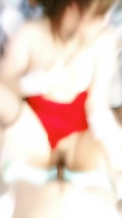 后入干人妻少妇，喜庆红色内衣，蜜桃臀完美炮架子，无套站位传教士，操逼淫水横流 截图13