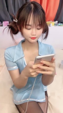 新人！学生妹妹下海~超可爱~【高校学妹】道具狂插~狂撸~！~ 截图1