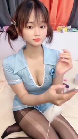 新人！学生妹妹下海~超可爱~【高校学妹】道具狂插~狂撸~！~ 截图7