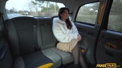 FakeTaxi.26.07.13.Lola.Deluca.XXX.1080p.MP4-WRB[XC] 截图10