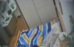 酒店高清偷拍 相处时间不是很久的情侣应该是第一次开房很腼腆 截图2