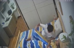 酒店高清偷拍 相处时间不是很久的情侣应该是第一次开房很腼腆 截图7
