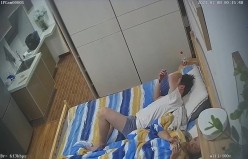 酒店高清偷拍 相处时间不是很久的情侣应该是第一次开房很腼腆 截图8