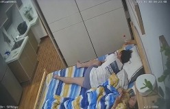 酒店高清偷拍 相处时间不是很久的情侣应该是第一次开房很腼腆 截图9
