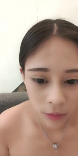欠操的女人就是骚，露脸约炮小哥给舔鸡巴，开档黑丝情趣主动上位叫的好骚，小哥哥暴力后入没控制住喷射浓精 截图12