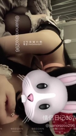 NTR绿帽情侣『情侣日记』乖巧女友化身服务系JK妹妹，先口爆再按着艹哭 ，原声对话刺激 截图10