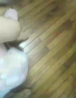 快乐熟女  居家淫乱的生活  戴套上阵安全第一，服务相当到位，吹硬舔爽在做爱 截图6