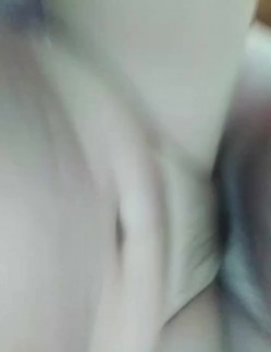 快乐熟女  居家淫乱的生活  戴套上阵安全第一，服务相当到位，吹硬舔爽在做爱 截图14