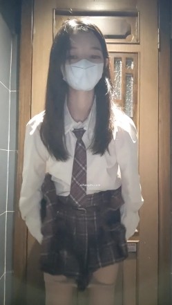 超顶级绿帽博主，【暖暖小淫妻】下，看老婆被各单男干，95年的，超级骚，还有3P 截图4