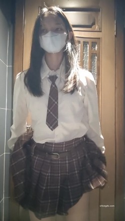 超顶级绿帽博主，【暖暖小淫妻】下，看老婆被各单男干，95年的，超级骚，还有3P 截图8