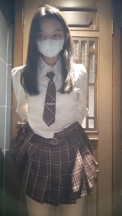 超顶级绿帽博主，【暖暖小淫妻】下，看老婆被各单男干，95年的，超级骚，还有3P 截图15