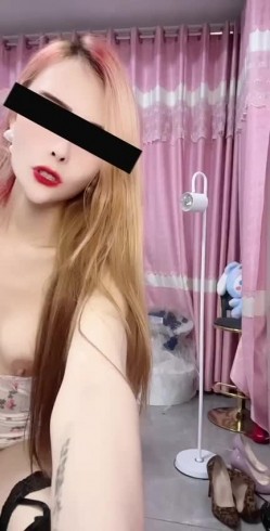 快手骚逼【郝乖乖】摆出各种姿势让你看个够，潮吹、叫床一样不落 截图6