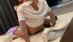 泡良达人南京鸡哥 ️深夜约炮新婚不久的颜值少妇一边干一边拍性器官特写叫床声听的我血液上升越战越勇 截图11