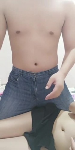 肤白貌美气质少妇蜜桃臀小浪女露脸5，夫妻激情啪啪亲嘴摸奶调情，激情口交主动上位，被干的呻吟浪叫表情销魂 截图4
