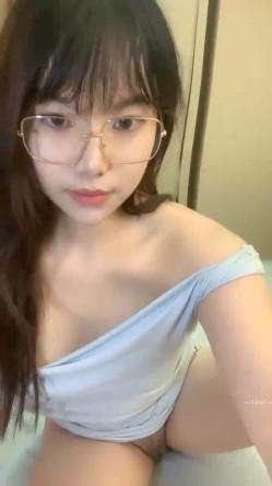 高颜值小情侣同居性爱合集！【蜜桃美少女】 截图15