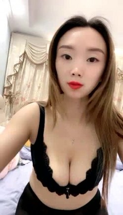 长发气质很好的轻熟女美少妇，奶子很丰满，肥臀黑丝卧室中掰穴自慰诱惑十足 截图5