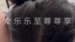 专攻高颜值网红台湾泡良大神「郑原创」FO私拍，高人气颜值网红，忘我吃鸡鸡吃了一半，要求要接吻，骚到融化！ 截图1