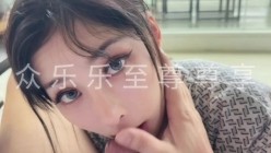 专攻高颜值网红台湾泡良大神「郑原创」FO私拍，高人气颜值网红，忘我吃鸡鸡吃了一半，要求要接吻，骚到融化！ 截图16