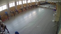 舞蹈班《监控破解》偷拍多位美女学员后台换衣服 截图2