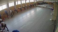 舞蹈班《监控破解》偷拍多位美女学员后台换衣服 截图6