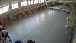 舞蹈班《监控破解》偷拍多位美女学员后台换衣服 截图8