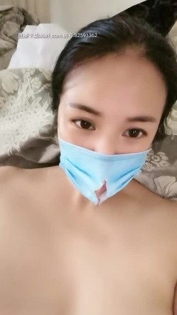 巨乳骚妇的诱惑，一个人跳弹自慰骚逼，不断摩擦阴蒂高潮喷水，大奶子自己揉捏不断变换形状非常诱人不要错过 截图10