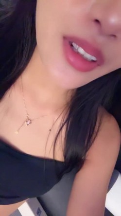 极品御姐【玩你很难吗】美腿丝袜~道具抽插~激情爆操 截图6