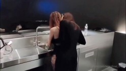 绿帽癖淫妻母狗【艾蜜莉】解锁私拍完结篇~协闺蜜约战粉丝换老公4P叠插排插超辣眼睛 截图2