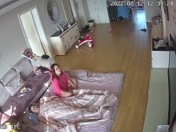 新流出黑客破解【家庭摄像头】新婚小夫妻 上来就是扒内裤一顿操 截图1