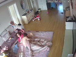 新流出黑客破解【家庭摄像头】新婚小夫妻 上来就是扒内裤一顿操 截图16