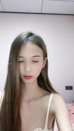 这才是真正的校花，【广州大学生】明星来了~甘拜下风，清纯指数极高，羞涩腼腆，高抬玉腿小穴水汪汪超诱人 截图6
