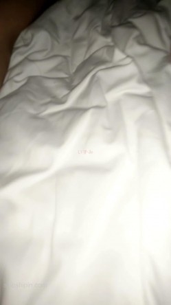 覗魔佳作之夜店狂欢饮料下药极品美女 睡着后带去酒店尽情把玩啪啪中出 截图1