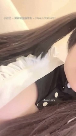 19岁的广州妹妹！【京鱼儿】道具自慰爆浆，粉穴近距离B~！高颜值，完美尤物，菊花被白浆流淌过，精彩无限！！ 截图11