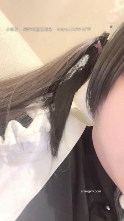19岁的广州妹妹！【京鱼儿】道具自慰爆浆，粉穴近距离B~！高颜值，完美尤物，菊花被白浆流淌过，精彩无限！！ 截图13