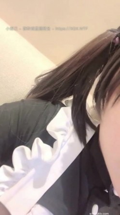 19岁的广州妹妹！【京鱼儿】道具自慰爆浆，粉穴近距离B~！高颜值，完美尤物，菊花被白浆流淌过，精彩无限！！ 截图15