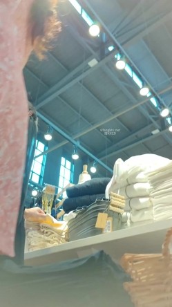 精品推荐 步行街拍抄底大神『KXCD』系列合集第10季20V 专挑年轻好看质量高的小姐姐 截图11