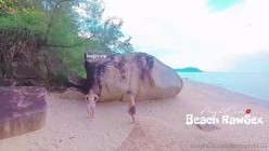 换妻大神，【爱玩夫妻】，包头人妻户外性爱，海边沙滩野战，人妻需要这种刺激才能高潮 截图2