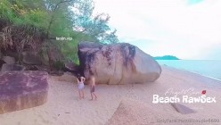 换妻大神，【爱玩夫妻】，包头人妻户外性爱，海边沙滩野战，人妻需要这种刺激才能高潮 截图3