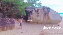 换妻大神，【爱玩夫妻】，包头人妻户外性爱，海边沙滩野战，人妻需要这种刺激才能高潮 截图10