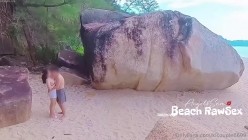 换妻大神，【爱玩夫妻】，包头人妻户外性爱，海边沙滩野战，人妻需要这种刺激才能高潮 截图12