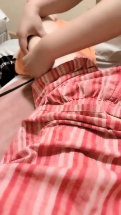 【黛西老师】，真实偷拍高端SPA按摩，28岁小姐姐身材棒，挑逗小哥性欲旺盛，口交抠逼超淫荡 截图2