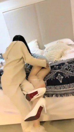 推荐！极品双女神~【玺囍】高跟长腿~啪啪自慰~爽晕了！人气大佬再度回归，02后女神登场 截图4